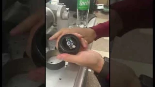 Как заменить батарейку на термосе с термометром!