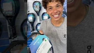 Ben shops his EZONES at TP! Poly Tour Pro 1.25 🪡 #yonex #tennis