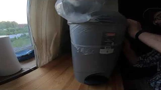 Распаковка ведра для мусора Irak Plastik Bella из Rozetka
