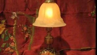 Работа сенсорной настольной лампы с диммером