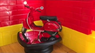 Vespa P200E - New Ray