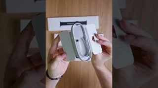 Кстати, в комплект к Apple Watch 8 входит специальный кабель для быстрой зарядки.