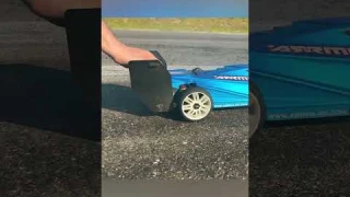 Красивая машинка на пульте управления. ARRMA Limitless