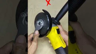 Секрет опытных мастеров! Как можно легко открутить гайку на болгарке? #shorts