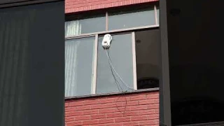 🎉🎉Window Cleaning Robot - Make Your Windows Sparkle 😃#windowcleaning #goodthing #cleaningsolutions